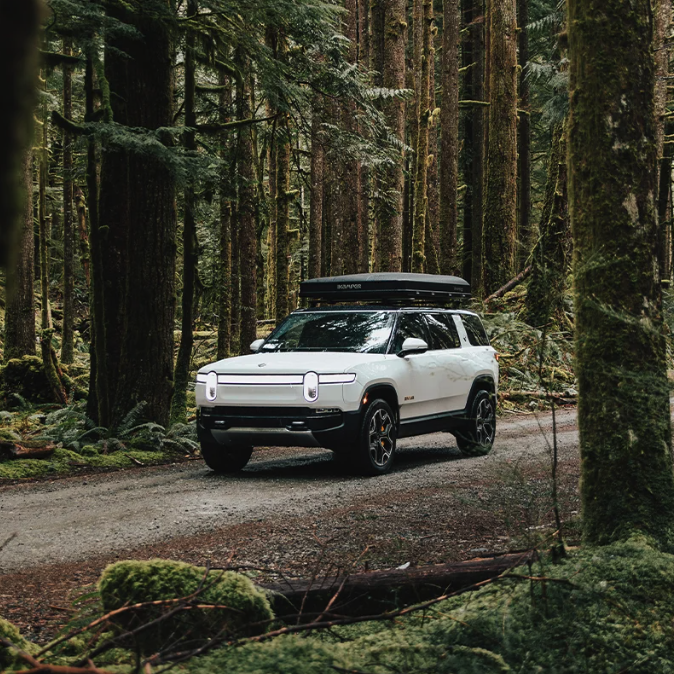 iKamper Skycamp DLX - Deluxe 4-Person Hardshell Rooftop Tent